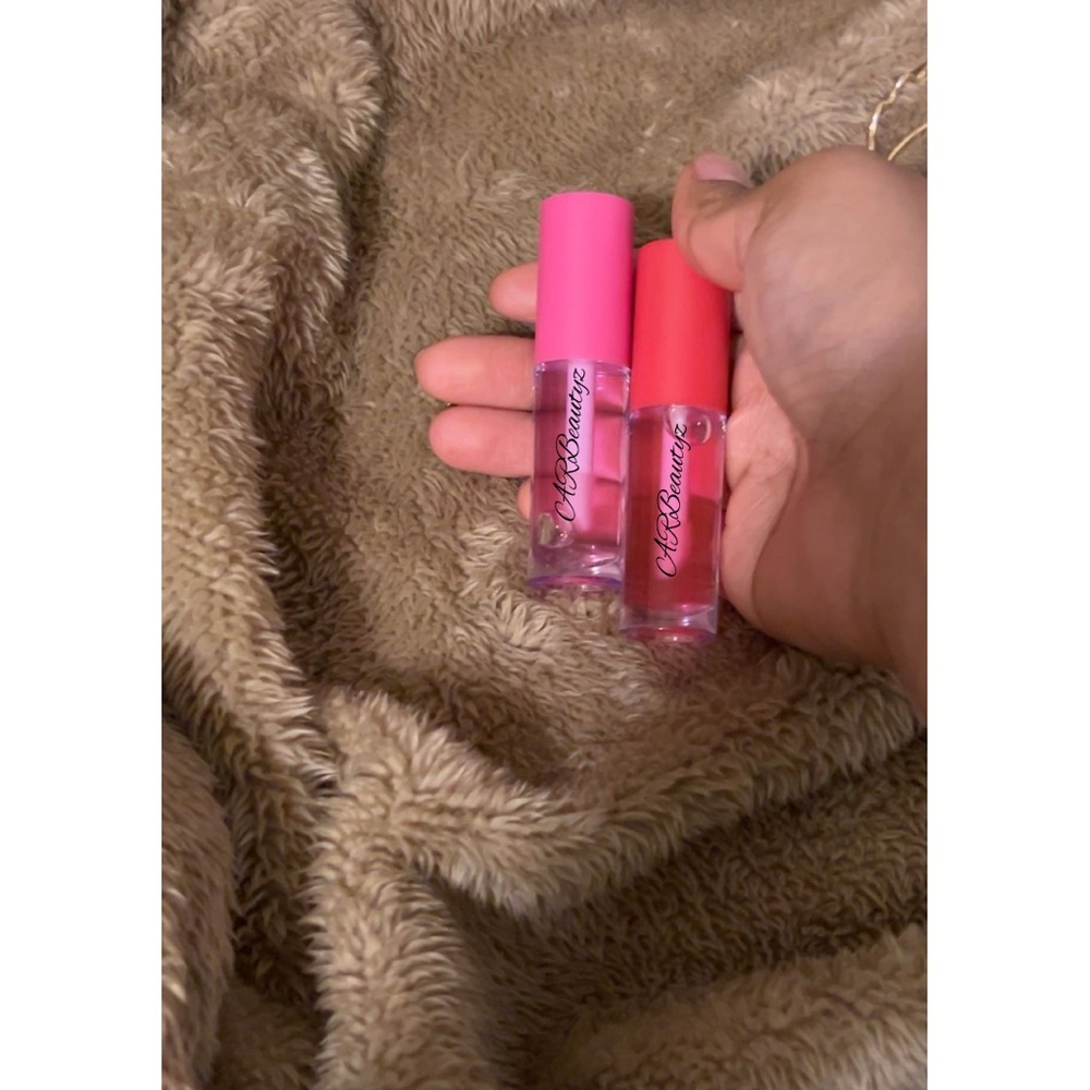 My beautiful cherry kissez lip gloss and my lip plumper masks with gifts ;)